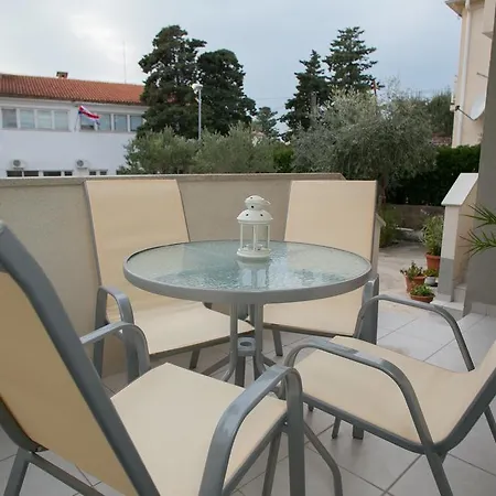 Apartments Rina Novalja Exterior photo